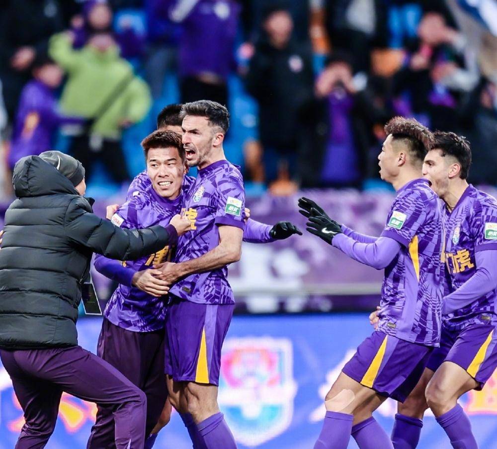 乎在应对新 乎在应对新